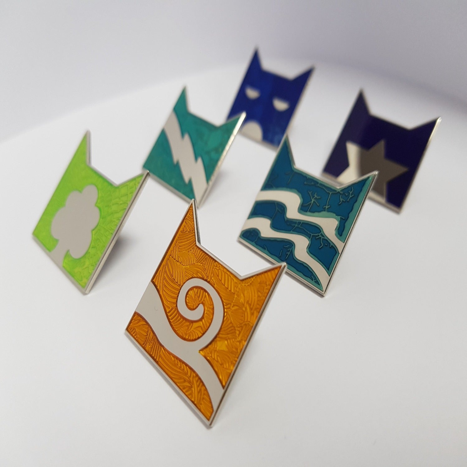 Collector's RiverClan Pin Badge - Image 2