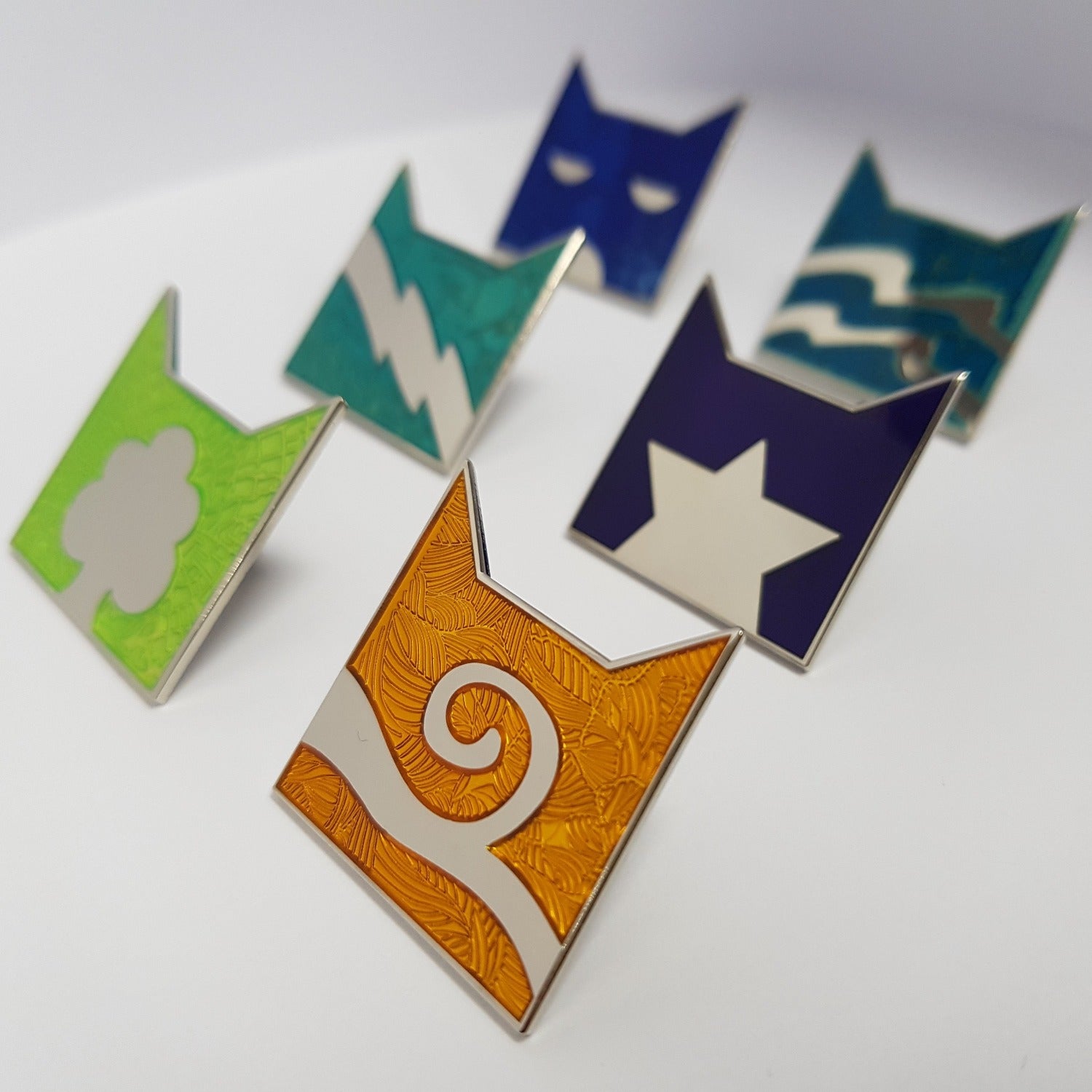 Collector's SkyClan Pin Badge - Image 3