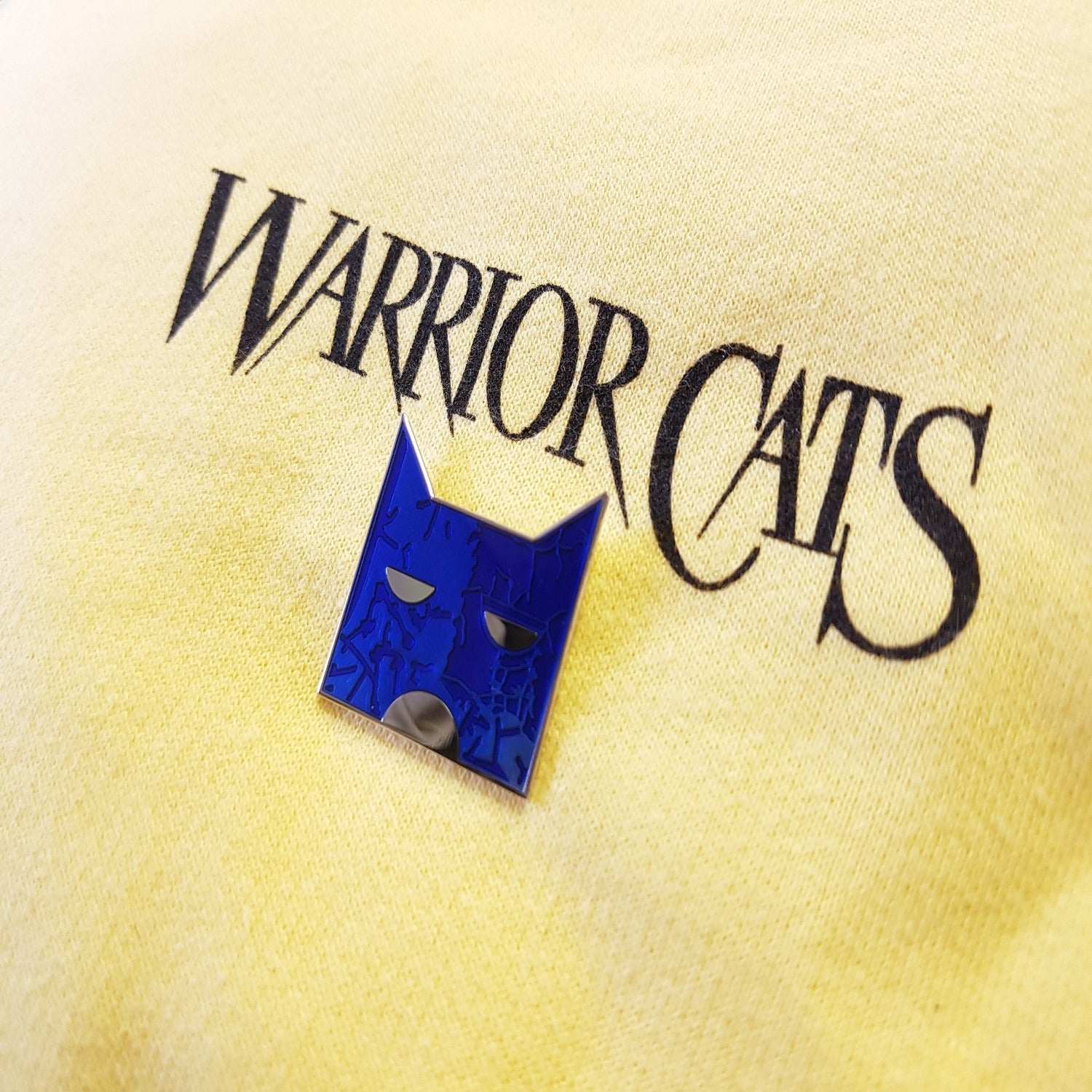 Collector's ShadowClan Pin Badge - Image 2