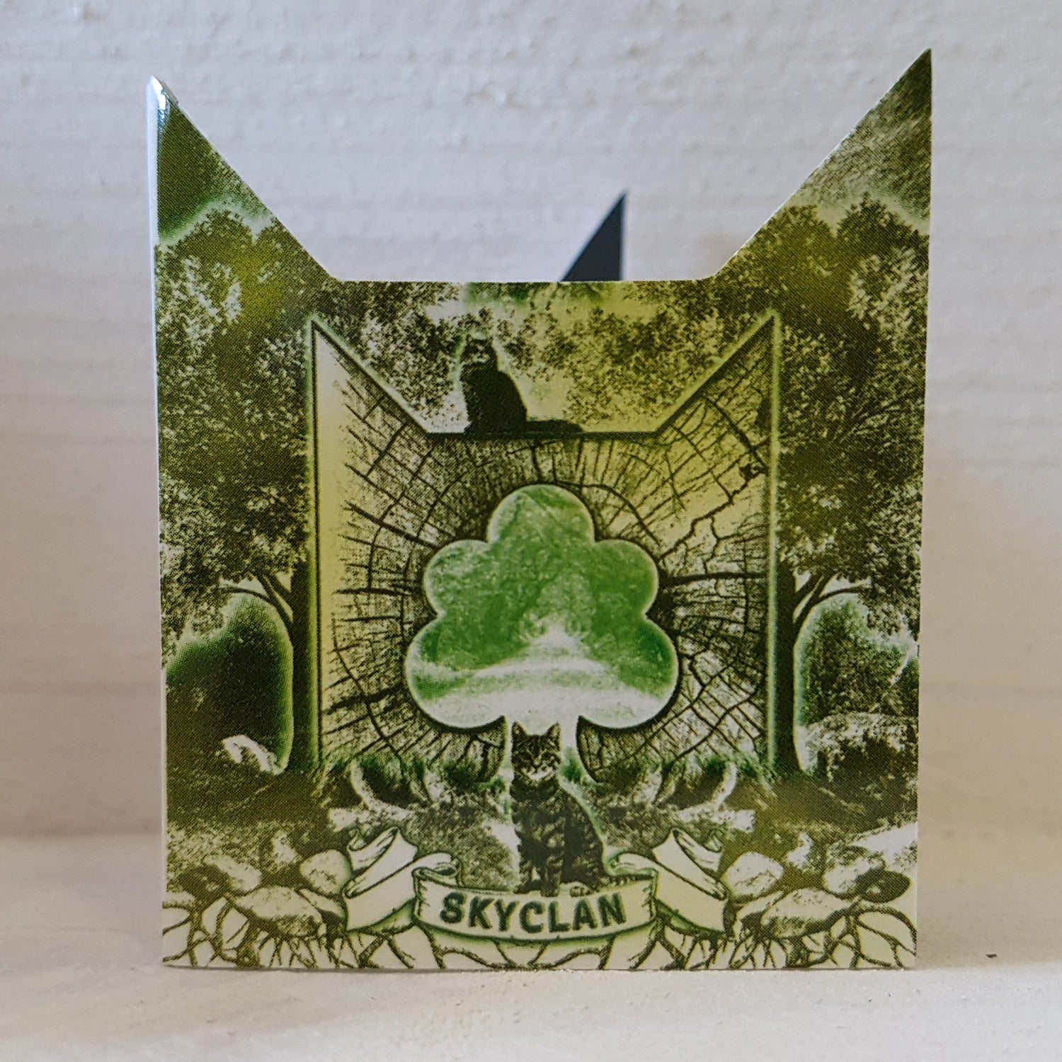 Collector's SkyClan Pin Badge - Image 5