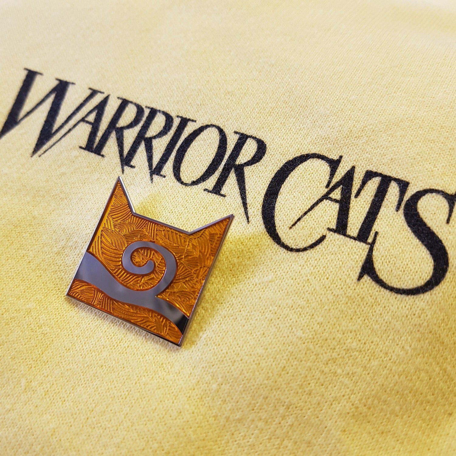 Collector's WindClan Pin Badge - Image 3