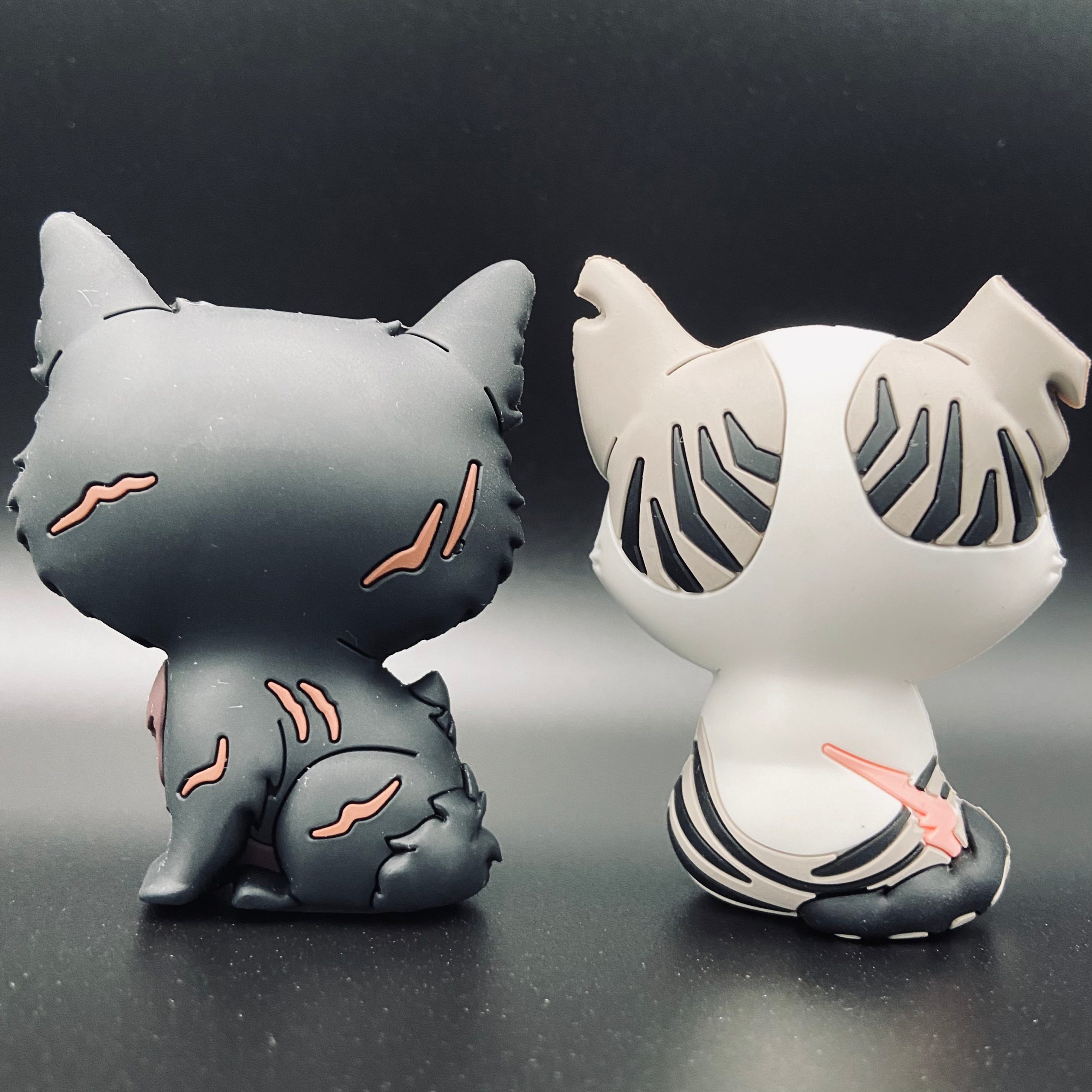 Yellowfang & Ivypool - Mini Collector Figures (Series 3) - Image 3
